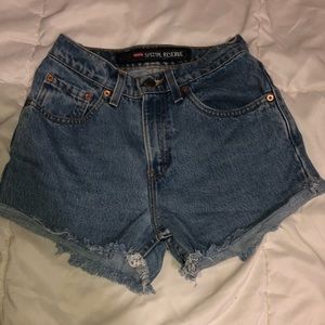 Vintage Levi’s high waisted shorts
